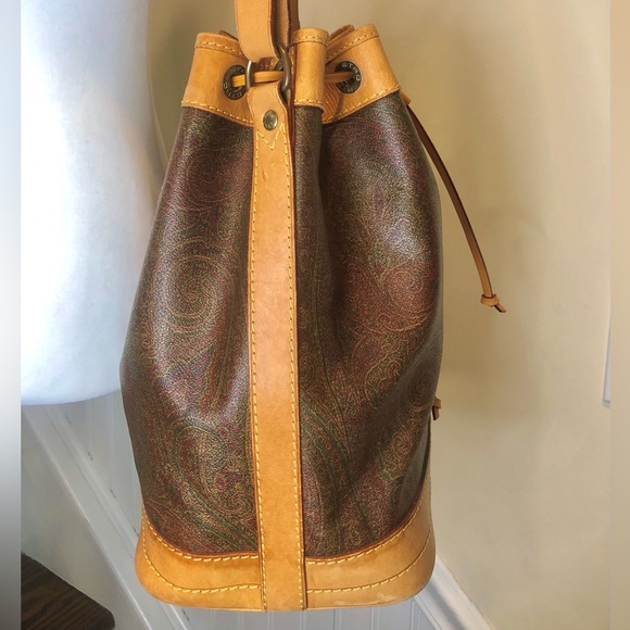 W ETRO Milano Red Paisley Vachetta Leather Drawstring Bucket Shoulder Bag - Picture 5 of 17